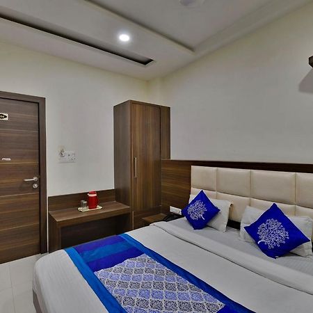 Hotel Amar Palace Ujjain Exterior photo