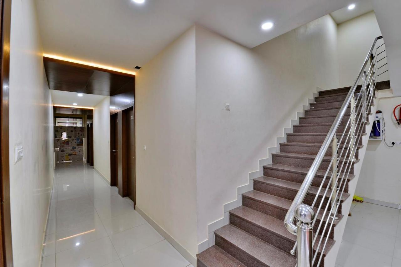 Hotel Amar Palace Ujjain Exterior photo