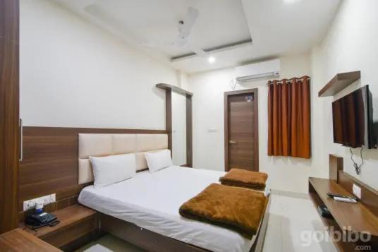 Hotel Amar Palace Ujjain Exterior photo